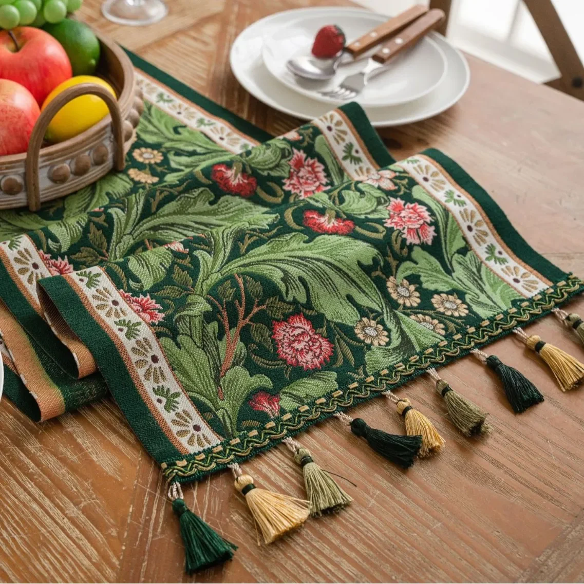 Kitchen Appliances Table - Camino de mesa de flores y